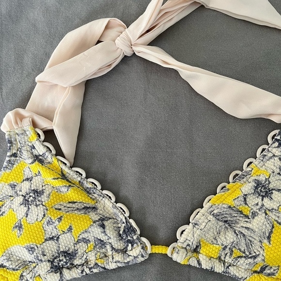 Juicy Couture Beach Royalty Bikini Top and Bottom. - Picture 4 of 13